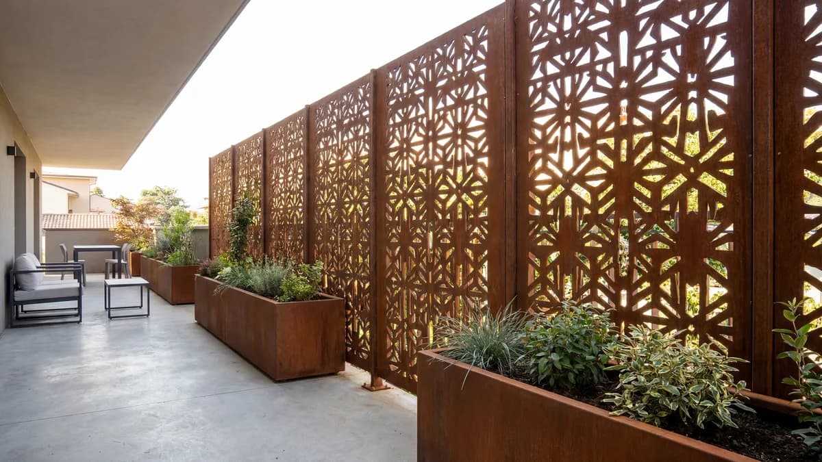 Brise-Vue Acier Corten : Guide Fabricant Complet 2026